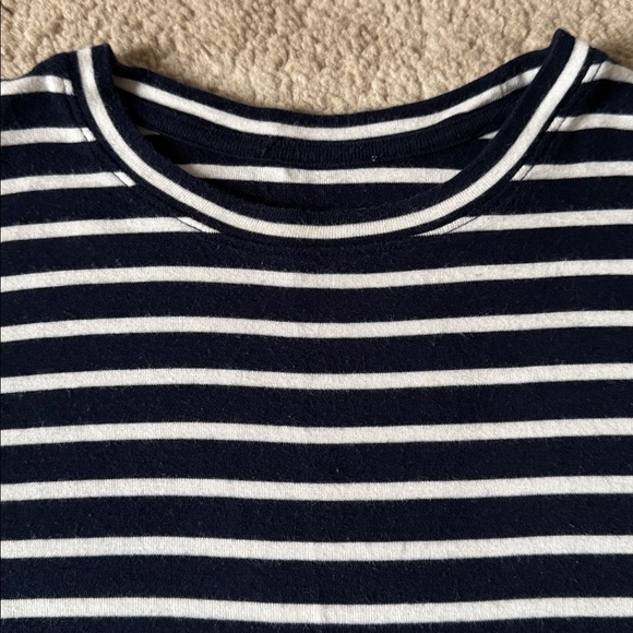 ⚓️Vince long sleeve navy/white striped tee. Size S. - Picture 2 of 7